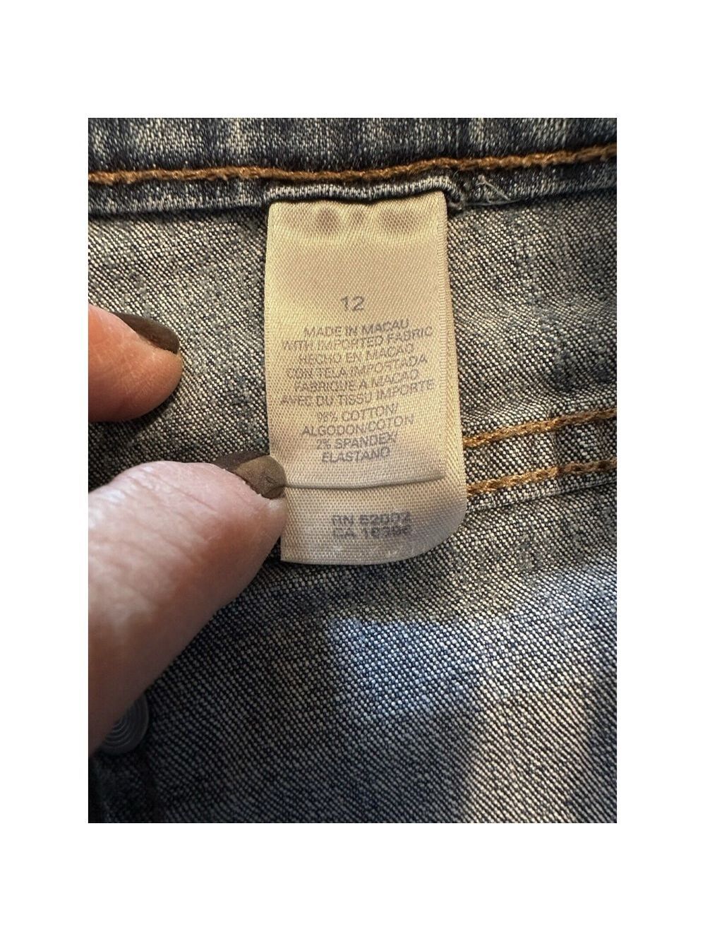 Tint Women's Denim Bermuda Short Cuffed Blue Size 12 5-Pockets Zipper Button - Picture 13 of 15